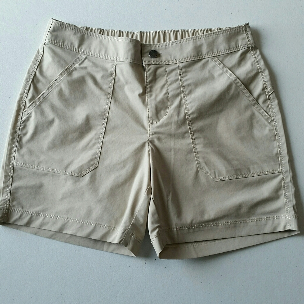 COPY - Columbia Women's Longer Days Shorts Size 8